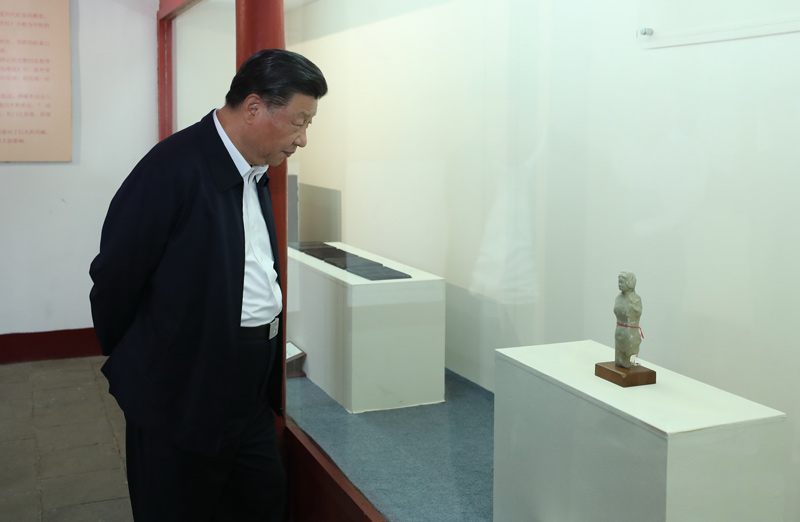 2021年5月12日，習(xí)近平總書記在南陽市考察東漢醫(yī)學(xué)家張仲景的墓祠紀(jì)念地醫(yī)圣祠。 